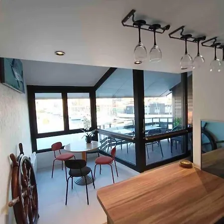 Chez Mamarina - Quadruplex - Marina Апартаменты *